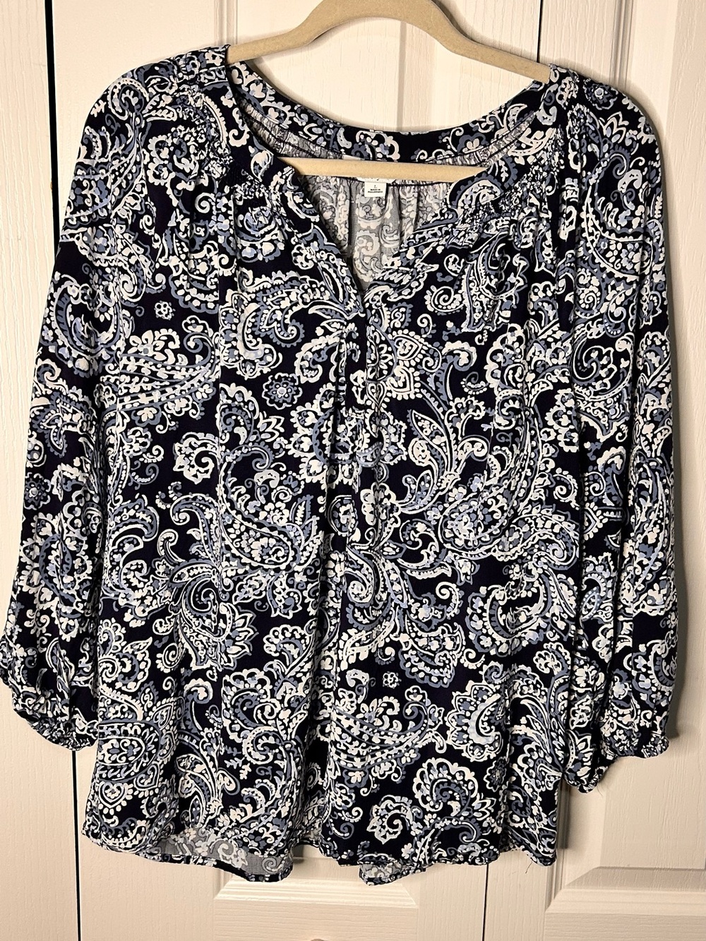 Crown & Ivy Women’s Large Blue White Top Peasant Boho Paisley Cruise‎ Tropical